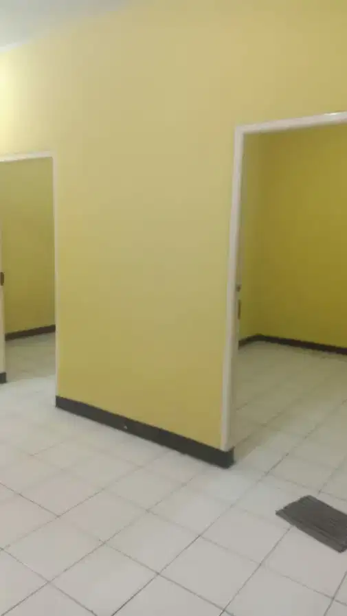 Недвижимость рядом с кампусом UI, мечетью и удобствами