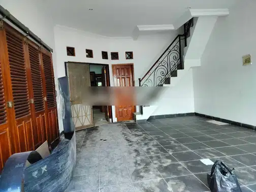 Spacious 2-Story House with Garden, 16m Width