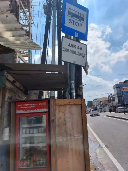 Жақында жөнделген 1 жатқа бөлмелі үй қоғамдық көлікке жақын