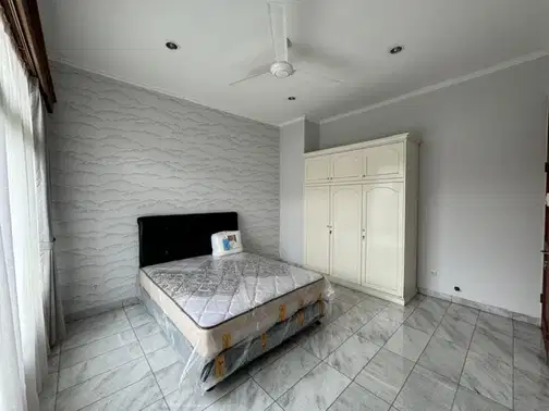 Luxury 5-Bedroom House with Private Pool in TB Simatupang, Jakarta Selatan