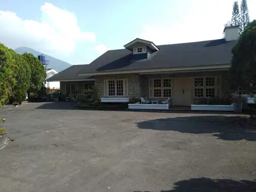 Mountain View Villa with Pool - 5 Bedrooms, Spacious Grounds