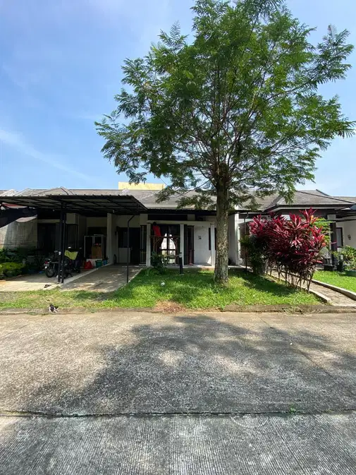 Spacious Property with Garden and Multiple Amenities