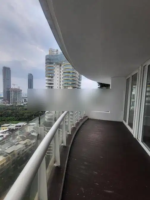 Апартаменты Royale Springhill Kemayoran с 3 спальнями и множеством удобств