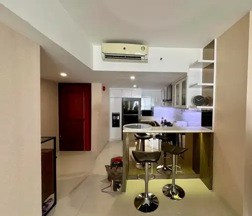 Spacious Apartment with Modern Design and Amenities