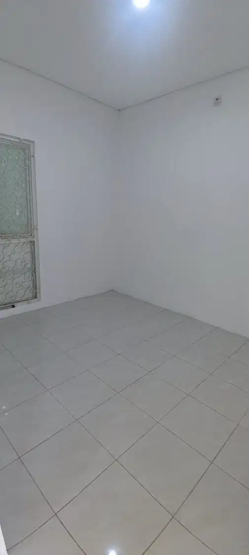 Дом Foresthill - 3 спальни, полностью построен, 120 кв. м
