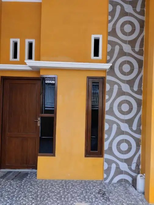 Furnished 2-Story House with AC and Carport