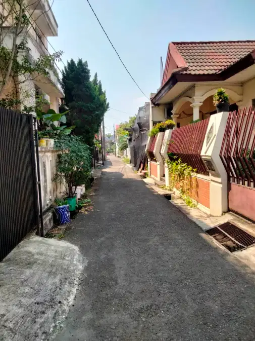 Secure Residential Compound House with 24-Hour Security