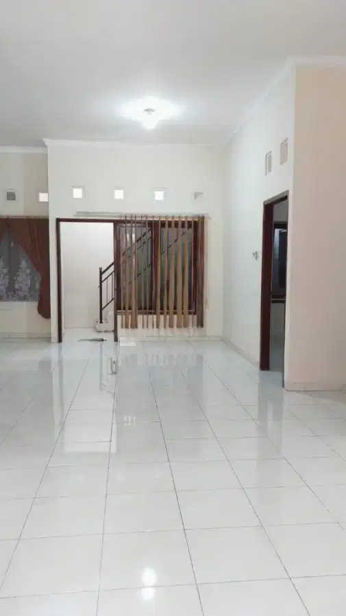 Comfortable Strategic Property Near Schools in Safe Area