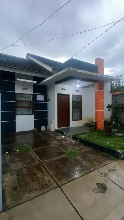 Clustered House with Garden, Suitable for Young Couples