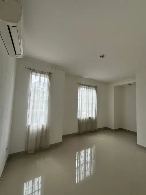 2-Bedroom House Near Aniva Junction, Newly Painted
