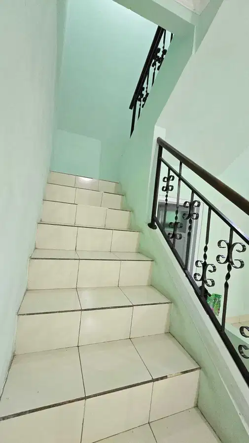 Кең 4+1 жатқа бөлмелі үй Кота Визата Чибубурда