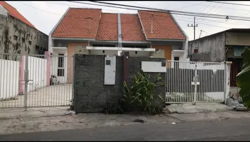 Strategic Location House For Rent in Juwingan