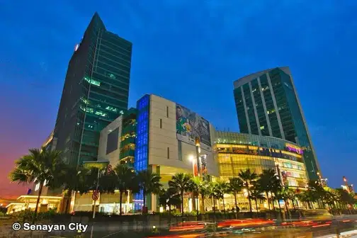 Senayan City Residence - Гольф алаңына қарайтын люкс пәтер