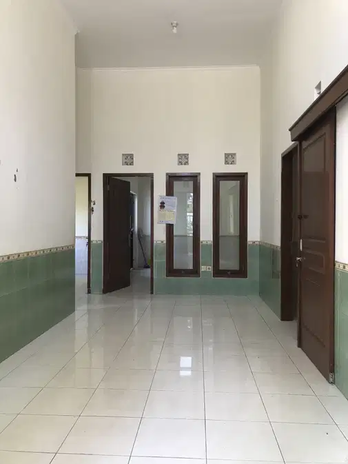 3-спальный дом в жилом комплексе Alam Dieng с ограждением по периметру