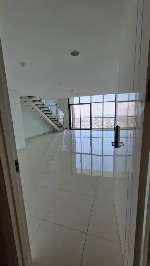 SOHO VIELOFT Ciputra World Duplex Apartment