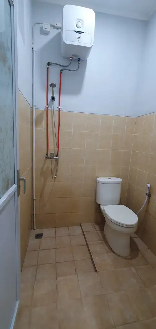 1-этажный дом с 3 спальнями, кондиционером и водонагревателем