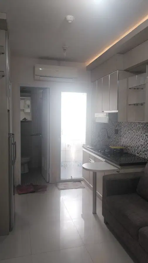 2BR Furnished Apartment with Hot Water, Utilities Included