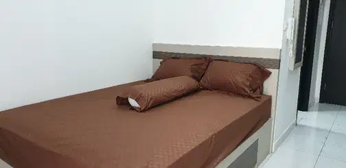 Casa de Parco студиялық пәтері, бассейн көрінісімен, төменгі қабат