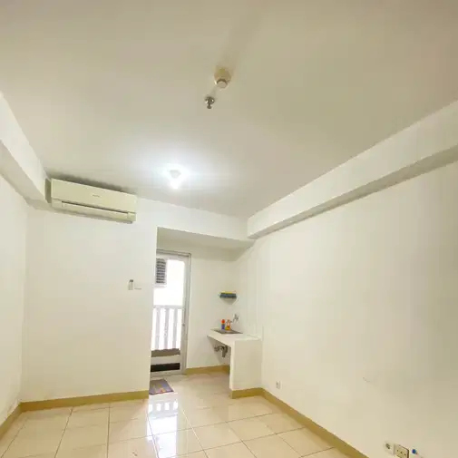 Studio Apartment with Sea View in Greenbay Pluit