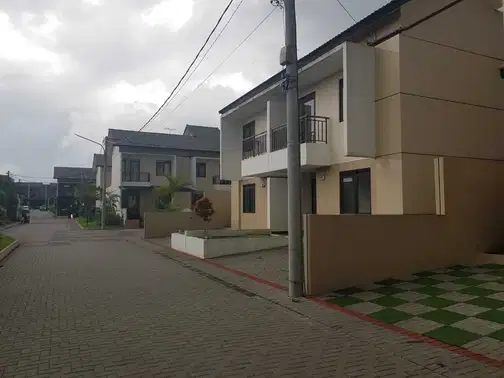 2-Story Townhouse in Emerald III Gateway Pasteur, Bandung