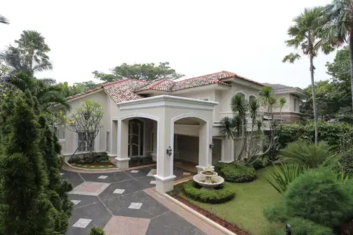 Spacious 5+2 Bedroom House in BPR Lippo Karawaci, Tangerang