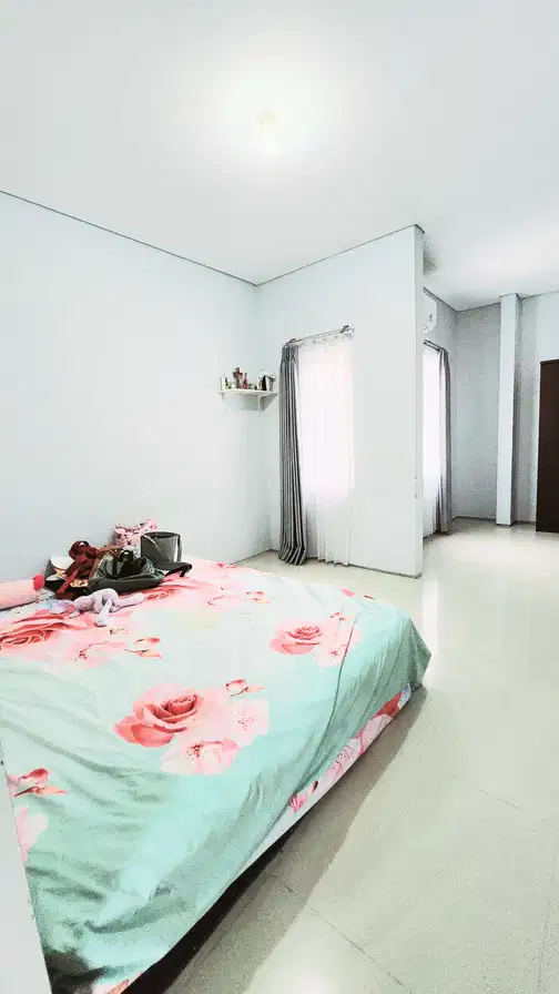 Modern Townhouse with AC and Furnished Master Bedroom