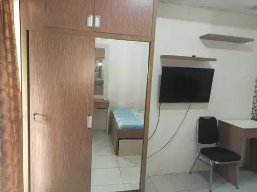 Compact Studio Apartment with Essential Amenities