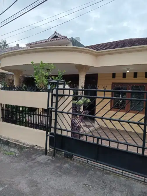 3-Bedroom House in West Jakarta with Parking and Garden