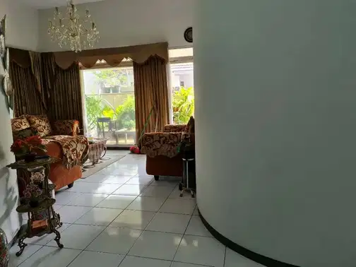 2-Story Corner House with Wide Land Near Facilities