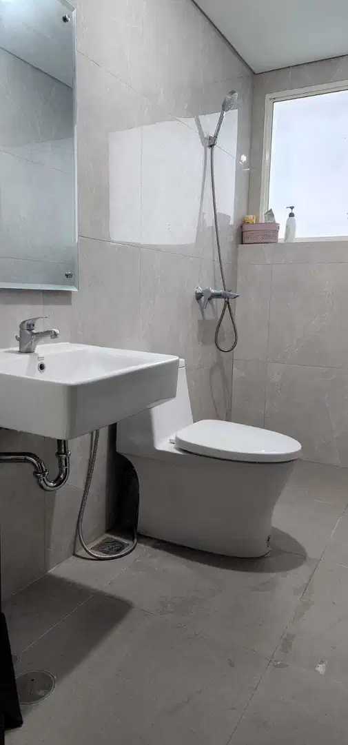 2 бөлмелі пәтер қала көрінісімен, толық жабдықталған
