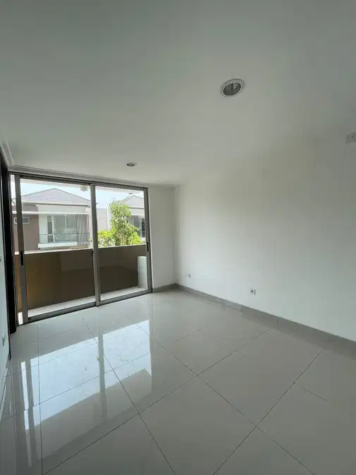 Luxurious Lakeside House in PIK2 - Spacious 4BR Property