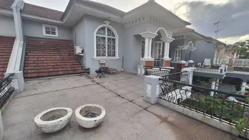 2-этажный дом в кластере Kota Wisata с множеством удобств