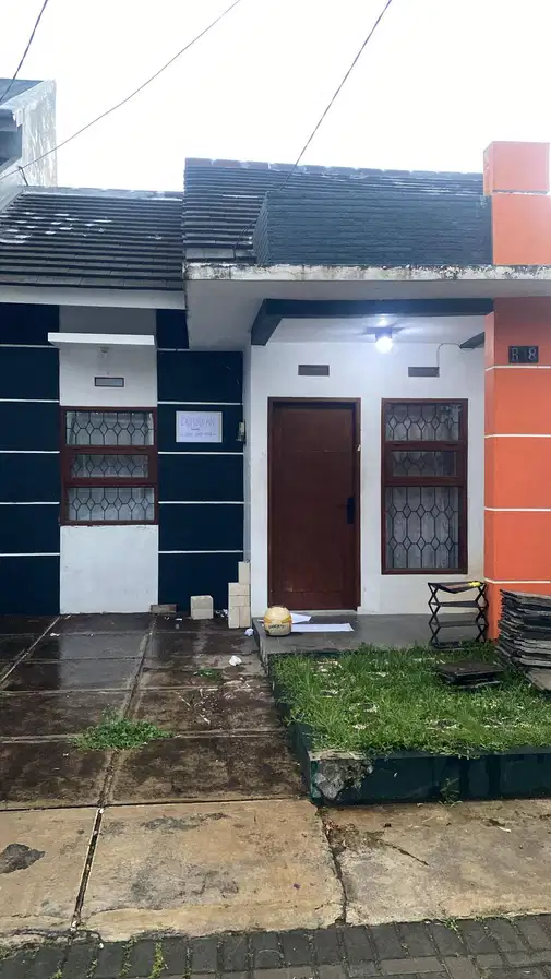 Clustered House with Garden, Suitable for Young Couples