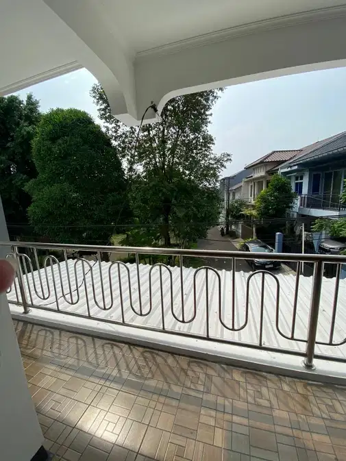 Spacious 180m² House with Western Exposure