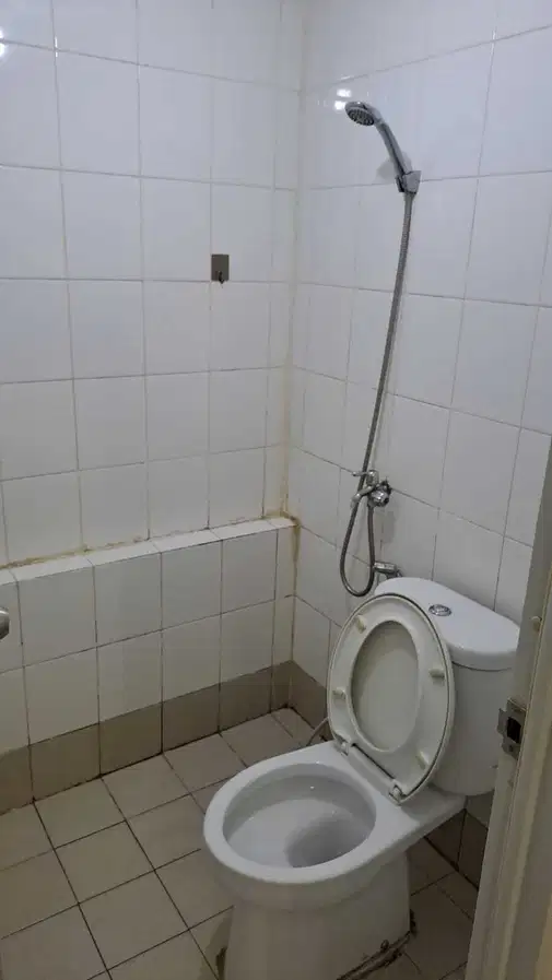 2BR Unfurnished Apartment at Bassura City, Geranium Tower