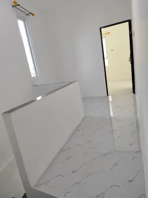 Compact Modern House Near Transportation and Key City Locations