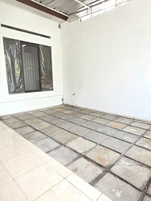 Cozy 2-Bedroom House, Corner Lot, Cool and Quiet Location