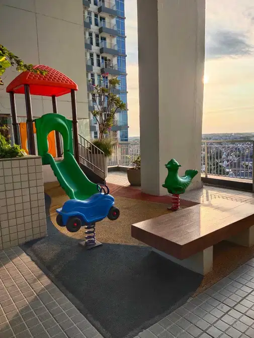 2 Bedroom Benson Apartment - Fully Furnished with City and Pool View