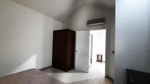 Furnished Townhouse on 2nd Floor, Clean and Comfortable