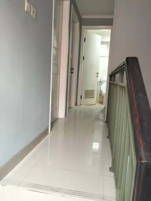 3-Story House in Omaha Village, Serpong with 3 Bedrooms