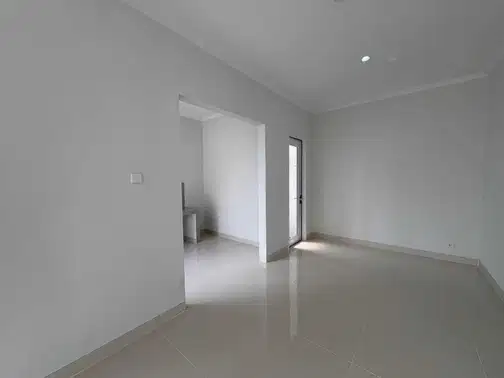 Новый угловой дом в жилом комплексе Pasadena Residence, Gading Serpong
