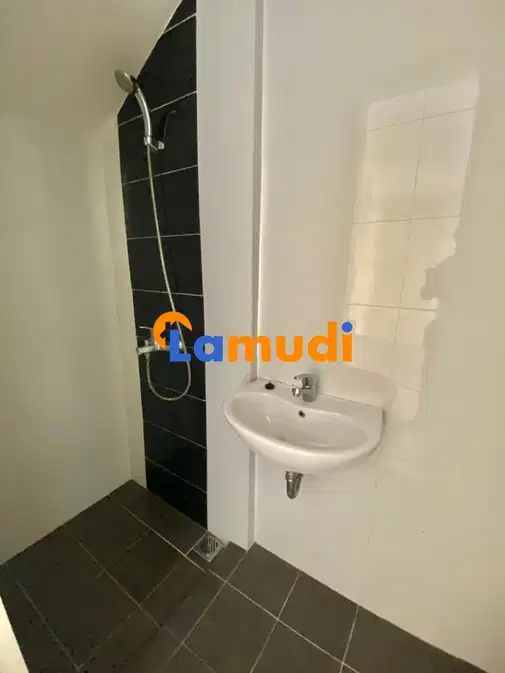 Spacious 4-Bedroom House with Multiple Amenities