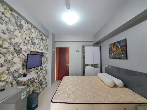 Affordable Studio Apartment at Gunawangsa Tidar with Pool View