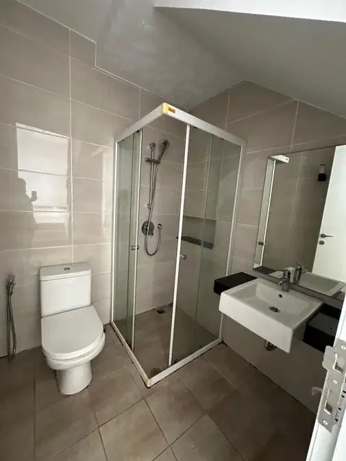 2-Story House with 3 Bedrooms, Unfurnished, Air Conditioned