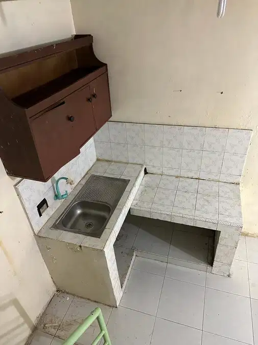 Желамбарда жалға берілетін 2 қабатты үй, жер учаскесінің өлшемі 3.5x12м