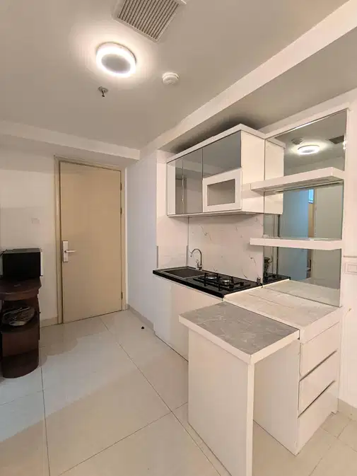 LARIZ MANSION - Private Lift Corner Apartment with City View