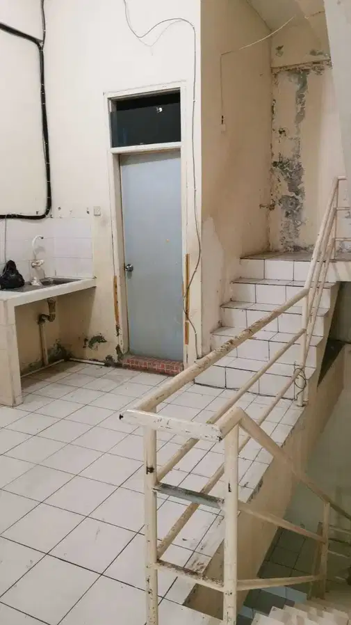 Желамбарда жалға берілетін үй - 3.5 қабат, 2 жұмана, 3 жуынатын бөлме