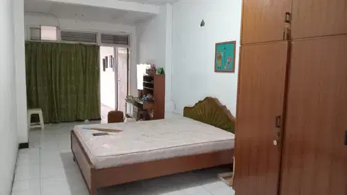 Одноэтажный дом в Darmo Permai Utara, Сурабая