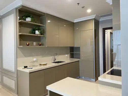 Pondok Indah Residence 3 жұмақты бұрыштық бөлмесі қосымша қызмет бөлмесі бар