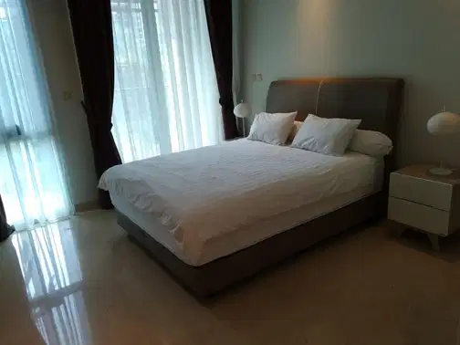 Sudirman Residence-тегі жеке лифті бар кең 3 бөлмелі пәтер